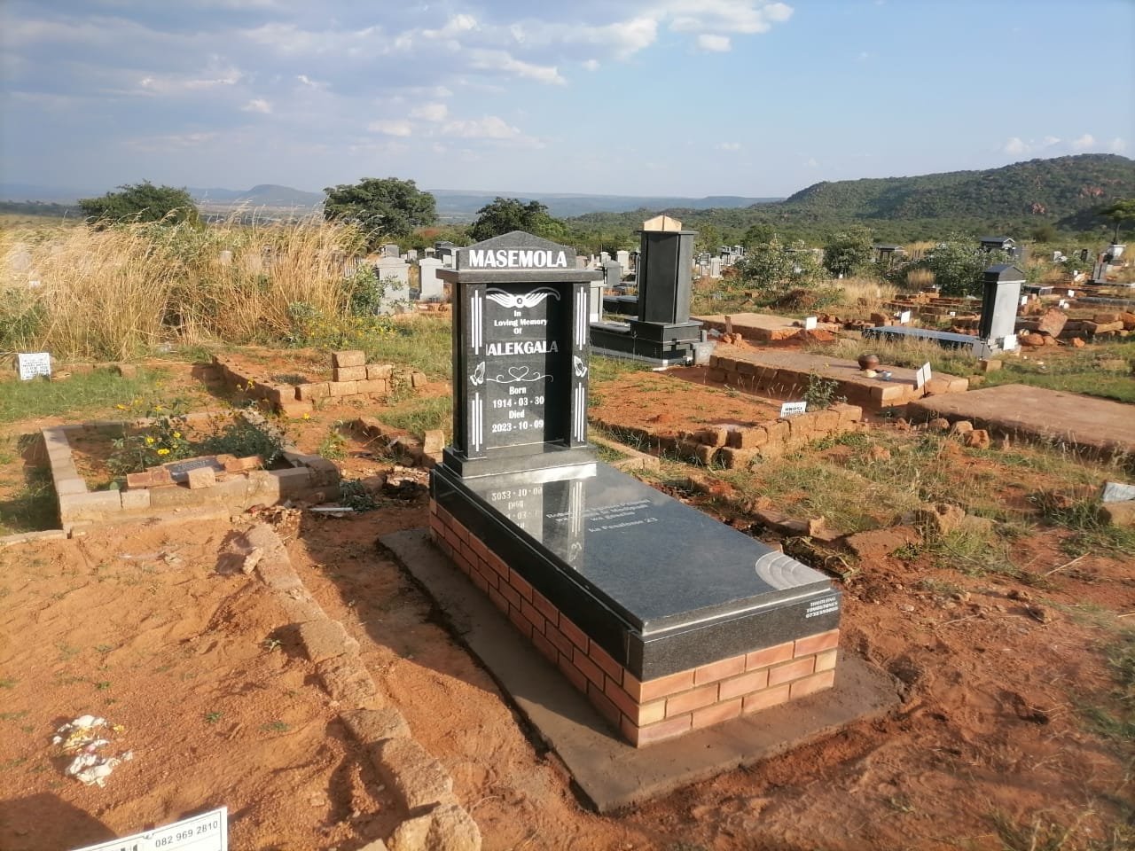 Single granite tombstone with modern design